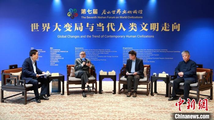 9月27日，第七屆尼山世界文明論壇首場(chǎng)高端對(duì)話舉行?！×籂?攝