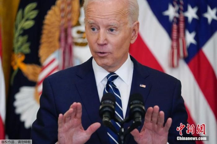 當(dāng)?shù)貢r間3月25日，美國總統(tǒng)拜登舉行了上任60多天來的首場正式新聞記者會，回答了邊境危機、控槍、基建計劃等熱點問題。