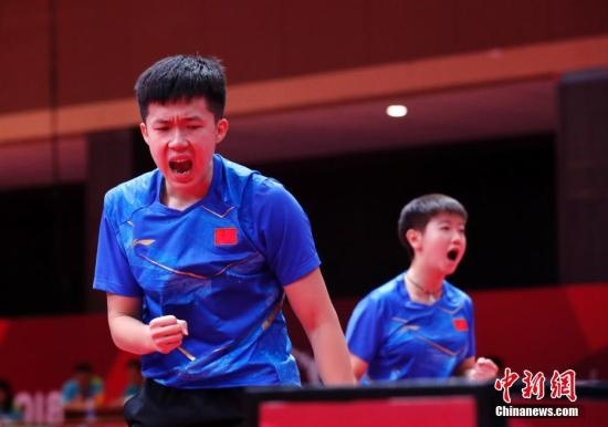 資料圖：雅加達(dá)亞運(yùn)會(huì)，王楚欽/孫穎莎奪得混雙冠軍。 <a target='_blank' href='/'>中新社</a>記者 劉關(guān)關(guān) 攝