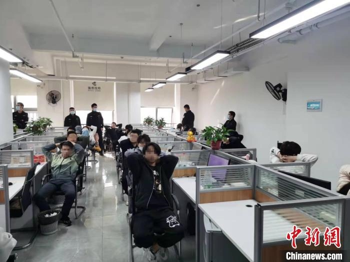 抓捕現(xiàn)場(chǎng)。　長(zhǎng)沙市公安局供圖