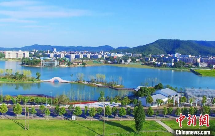 后湖藝術(shù)園。　唐小晴 攝