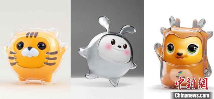設(shè)計(jì)團(tuán)隊(duì)曾嘗試在冰殼之下更換成老虎、兔子或麋鹿等形象。(資料圖) 劉平云供圖