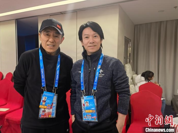 張文海與張藝謀的合影?！埼暮?供圖