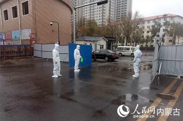 東瓦窯市場有序恢復(fù)開放。賽罕區(qū)融媒體中心供圖