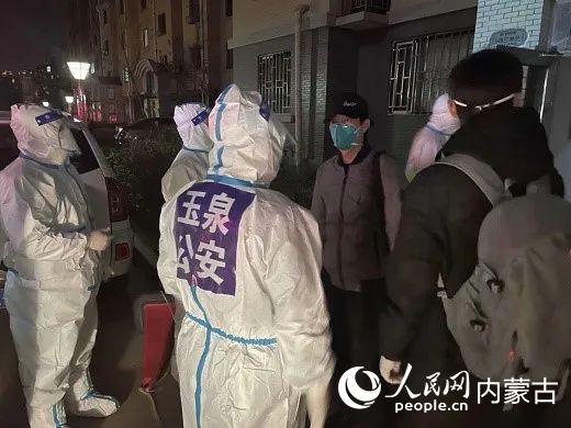 耐心溝通，居民們轉變態(tài)度。平安玉泉供圖