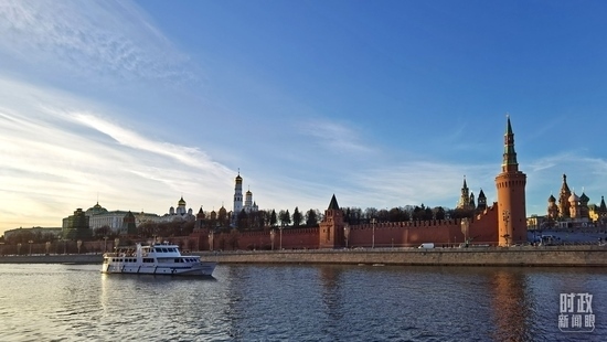 △坐落在莫斯科河畔的克里姆林宮。（總臺央視記者郭鴻拍攝）