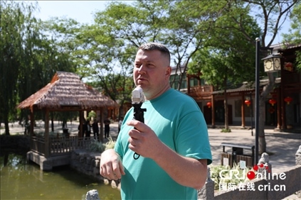 【2023打卡中國(guó)】外國(guó)網(wǎng)紅打卡河南畫虎村 感受鄉(xiāng)村振興“虎虎生威”_fororder_圖片22