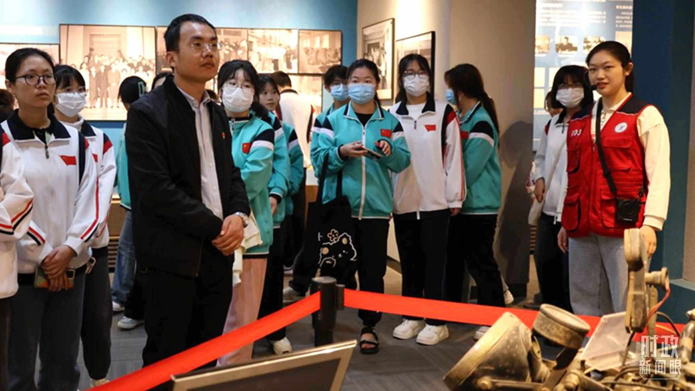 △西安高校師生參觀交大西遷博物館。（資料圖）