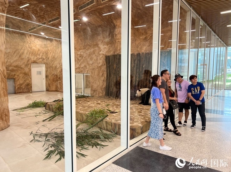 當?shù)赜慰团c“四?！焙嫌啊Ｈ嗣窬W(wǎng)記者 張志文攝