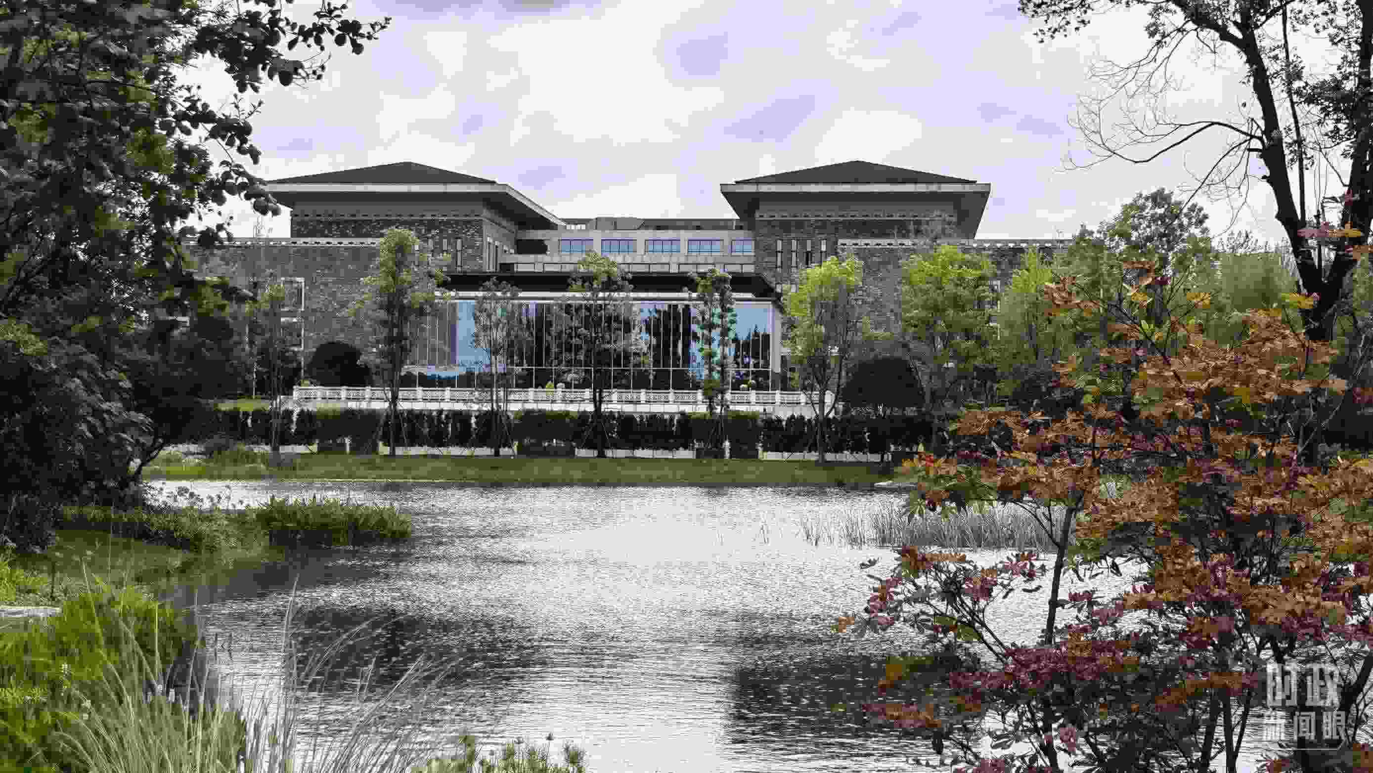 當天，中印尼兩國元首在“錦蓉莊”舉行會見。（總臺央視記者韓銳拍攝）