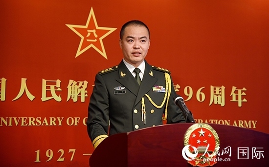 中國(guó)駐瑞典大使館李珂副武官致辭。人民網(wǎng)記者 殷淼攝