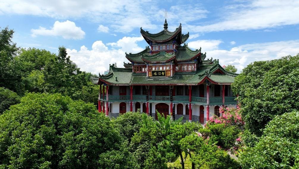 近日拍攝的陜西省漢中市博物館望江樓。新華社記者 劉瀟 攝