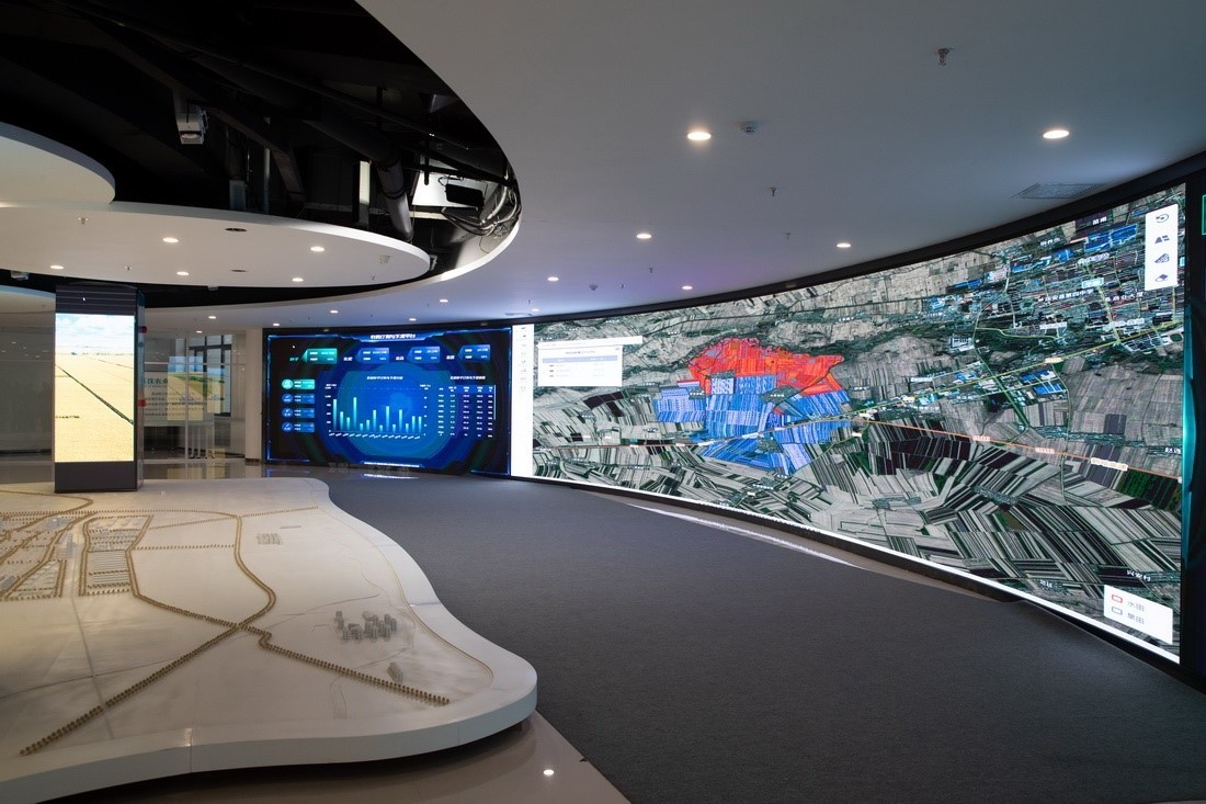 黑龍江省慶安縣數(shù)字農(nóng)業(yè)指揮中心平臺(tái)上展示的黑土地情況（4月26日攝）。新華社記者 張濤 攝