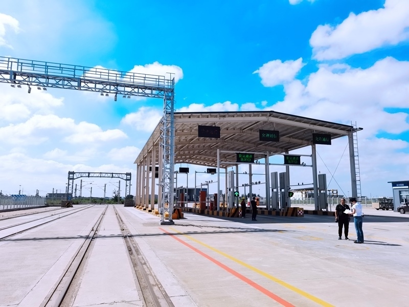 中歐班列（沈陽）集結中心貨運通道。人民網(wǎng)記者 栗翹楚攝