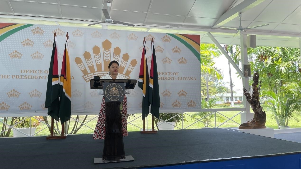 圭亞那第一夫人阿爾雅·阿里發(fā)表致辭。第18期援圭亞那醫(yī)療隊(duì)供圖