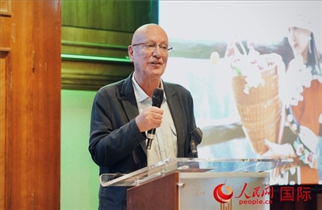 旅?作家魯珀特·帕克分享張家界旅行照片。人民網(wǎng) 郭錦標攝