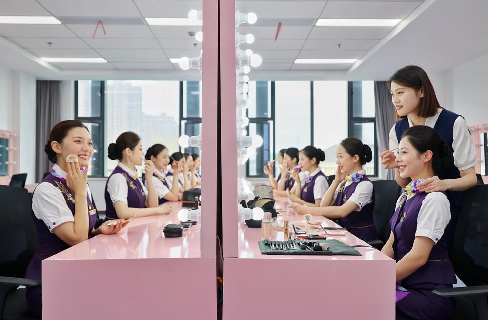 形象妝容塑造。