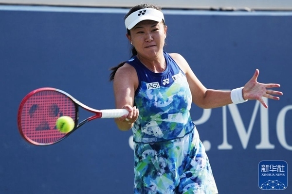 朱琳在比賽中回球。新華社記者 劉杰 攝