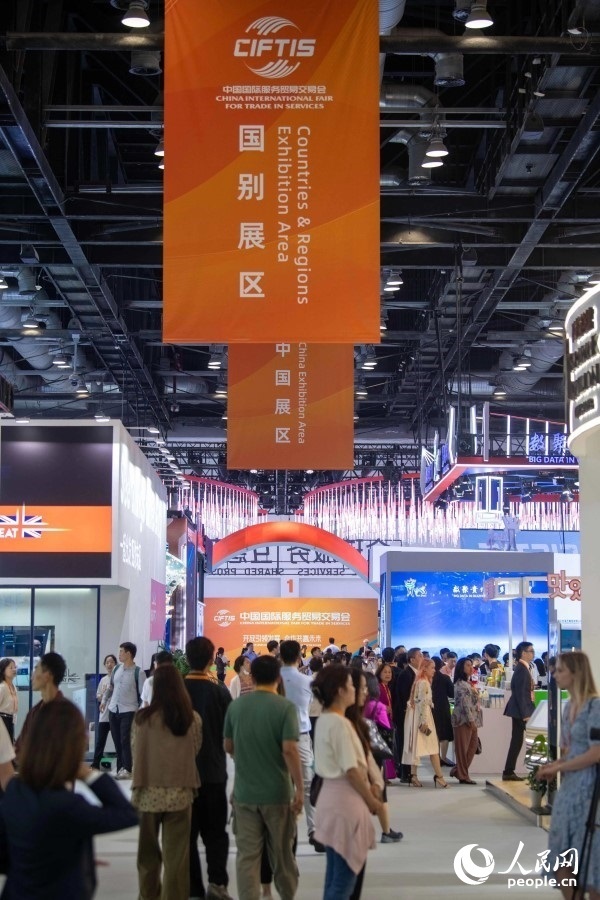9月2日，服貿(mào)會(huì)國別展區(qū)，人流如潮。人民網(wǎng)記者 翁奇羽攝