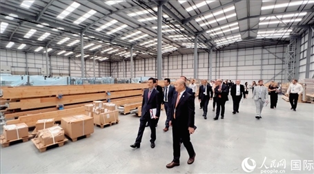 圖為旗艦倉現(xiàn)場。人民網(wǎng) 郭錦標(biāo)攝