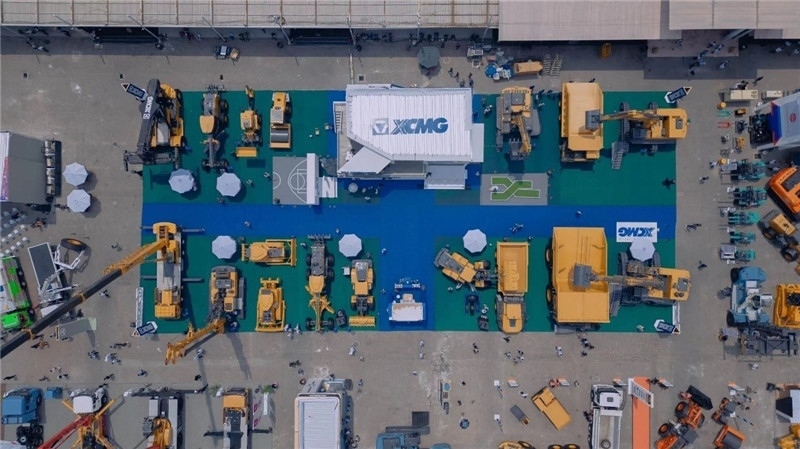 徐工集團3000㎡的展區(qū)。 石偉攝影