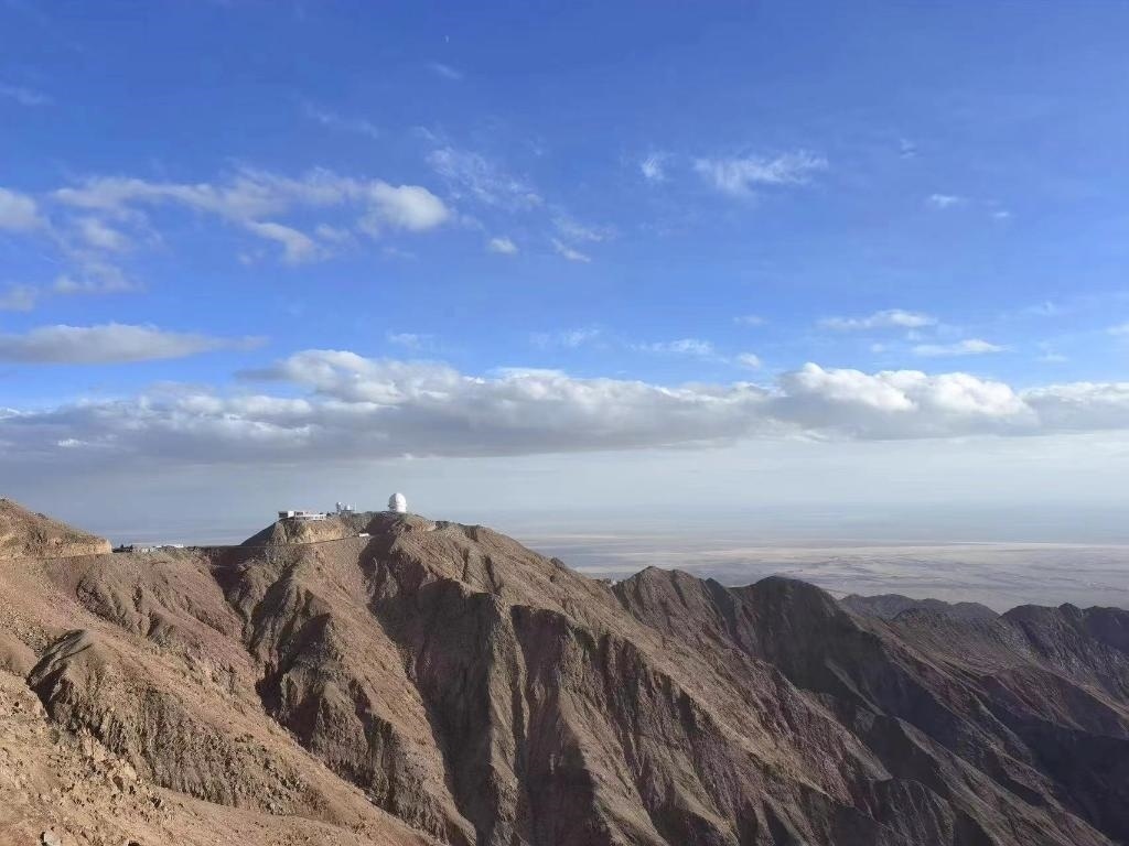 墨子巡天望遠(yuǎn)鏡遠(yuǎn)景圖。（中國科學(xué)技術(shù)大學(xué)供圖）