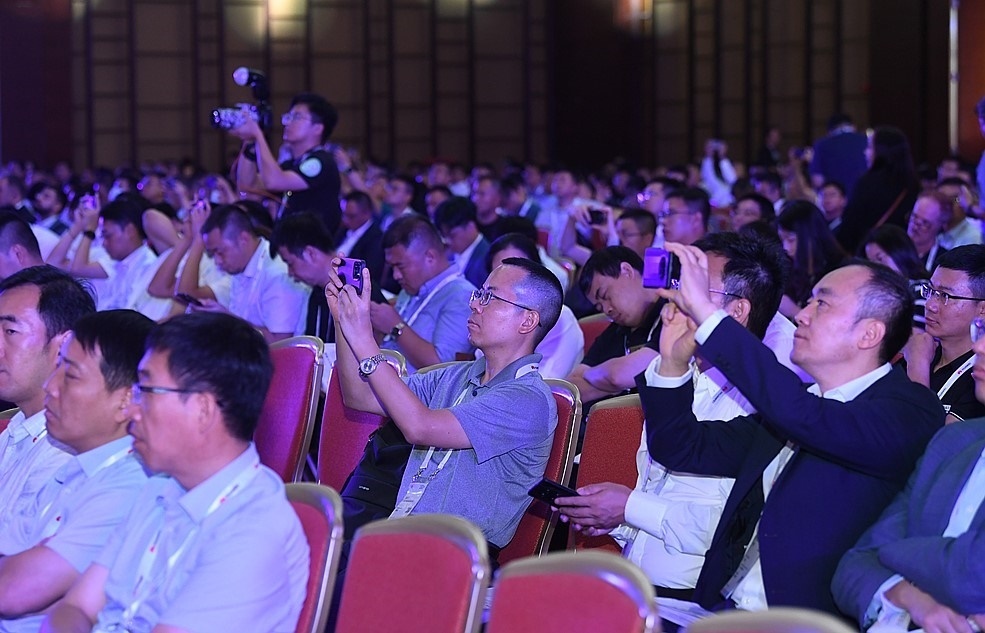 2023數(shù)字經(jīng)濟峰會·城市智能升級主題論壇現(xiàn)場。人民網(wǎng)記者 翁奇羽攝