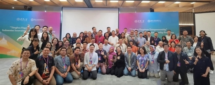 學(xué)員合影。清華大學(xué)東南亞中心供圖