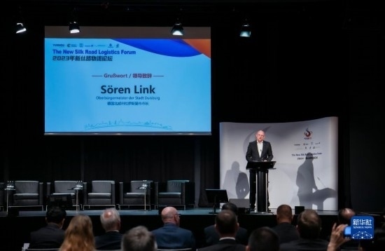 9月21日，在德國杜伊斯堡，杜伊斯堡市市長澤倫·林克出席2023新絲路物流論壇并致辭。新華社記者 張帆 攝