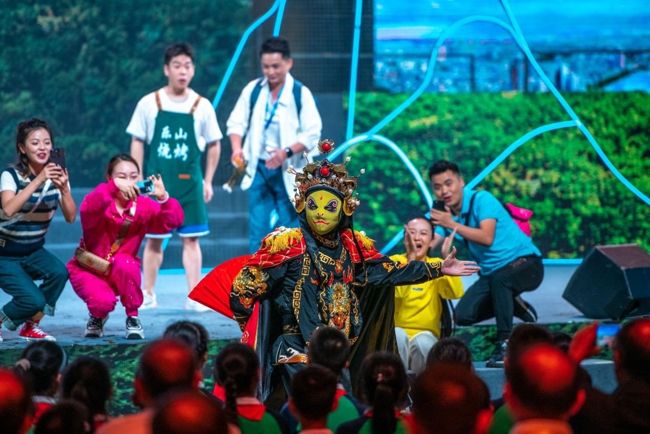 現(xiàn)場演出。樂山市委宣傳部供圖