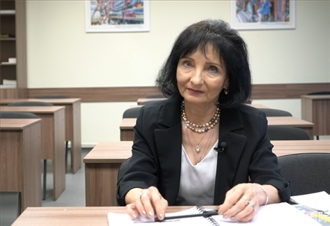 阿拉在白大孔院接受記者采訪。人民網(wǎng)記者 皇甫萬里攝