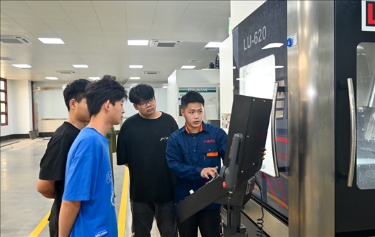 學(xué)生們正在實(shí)操學(xué)習(xí)。受訪單位供圖