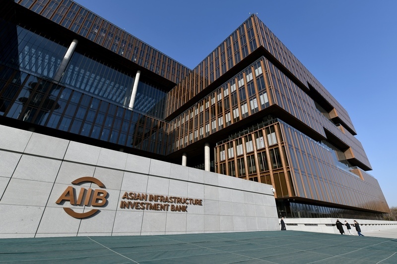 這是位于北京朝陽(yáng)區(qū)的亞洲基礎(chǔ)設(shè)施投資銀行總部大樓。
