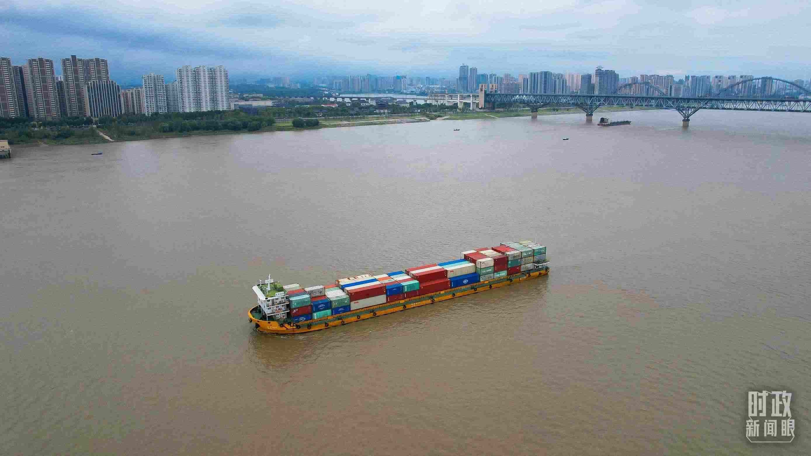 △長江九江段。（總臺央視記者范凱拍攝）