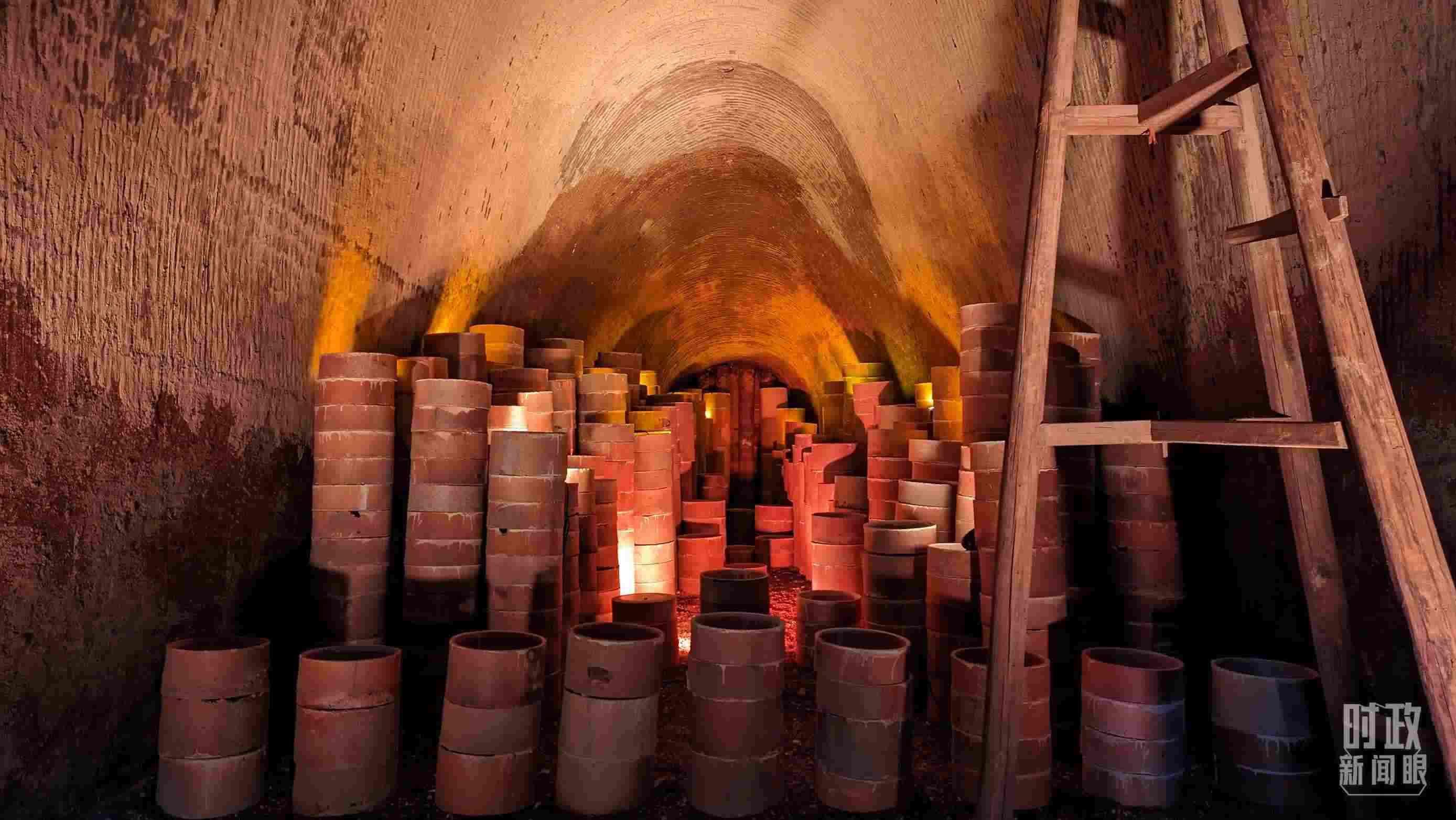 △當地現存最大的柴窯——徐家窯。（總臺央視記者朱超拍攝）