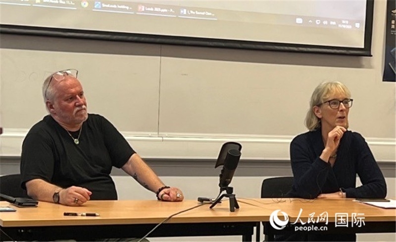 翻譯家韓斌、普華杰與師生交流 攝影 實(shí)習(xí)生王雪珊