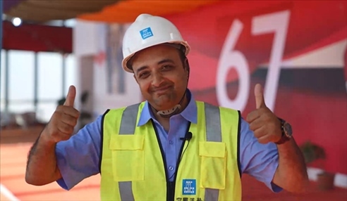 瓦利德·拉馬丹接受人民網(wǎng)記者采訪。嚴(yán)川吉雨攝