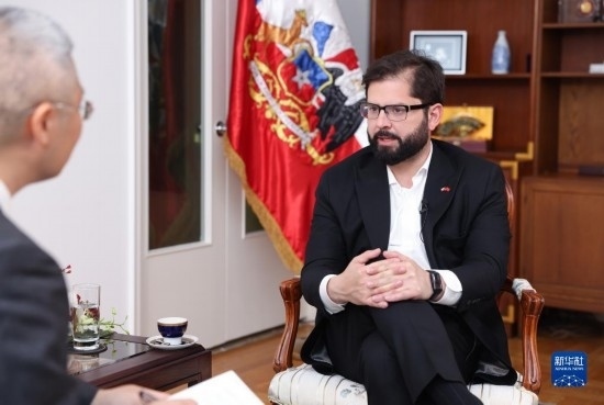 10月17日，智利總統(tǒng)博里奇在北京接受新華社記者專訪。新華社記者 呂帥 攝