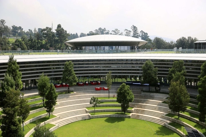 這是在埃塞俄比亞首都亞的斯亞貝巴拍攝的河岸綠色發(fā)展項目設(shè)施之一科技博物館（9月16日攝）。新華社記者 汪平 攝