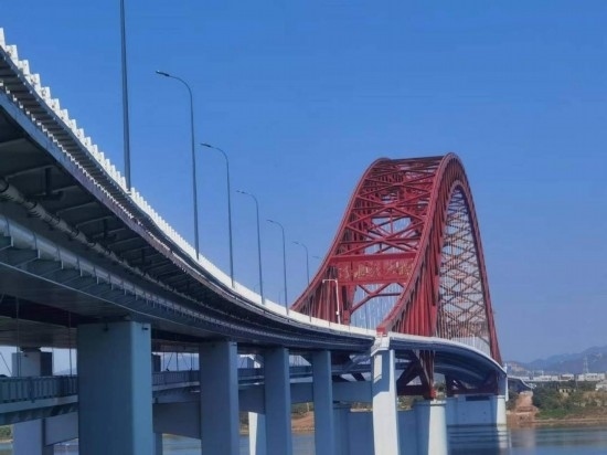 清水塘大橋側(cè)面。本報(bào)記者 常雯宜攝