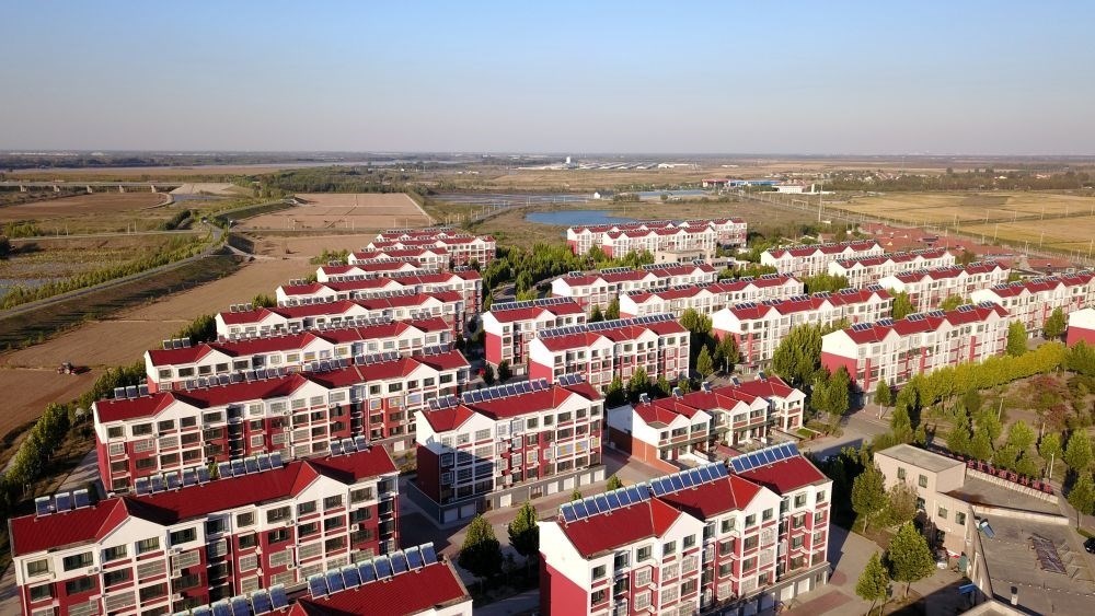 山東省東營市墾利區(qū)楊廟社區(qū)（2021年10月17日攝，無人機照片）。新華社記者 郭緒雷 攝