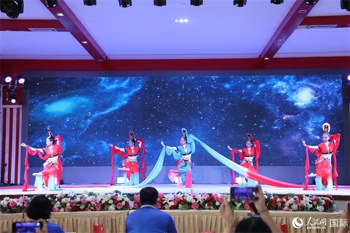 才藝表演環(huán)節(jié)。人民網(wǎng)記者 孫廣勇攝