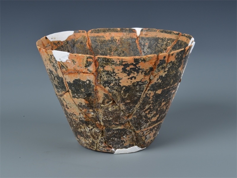 出土的蛋殼彩陶杯。國家文物局供圖