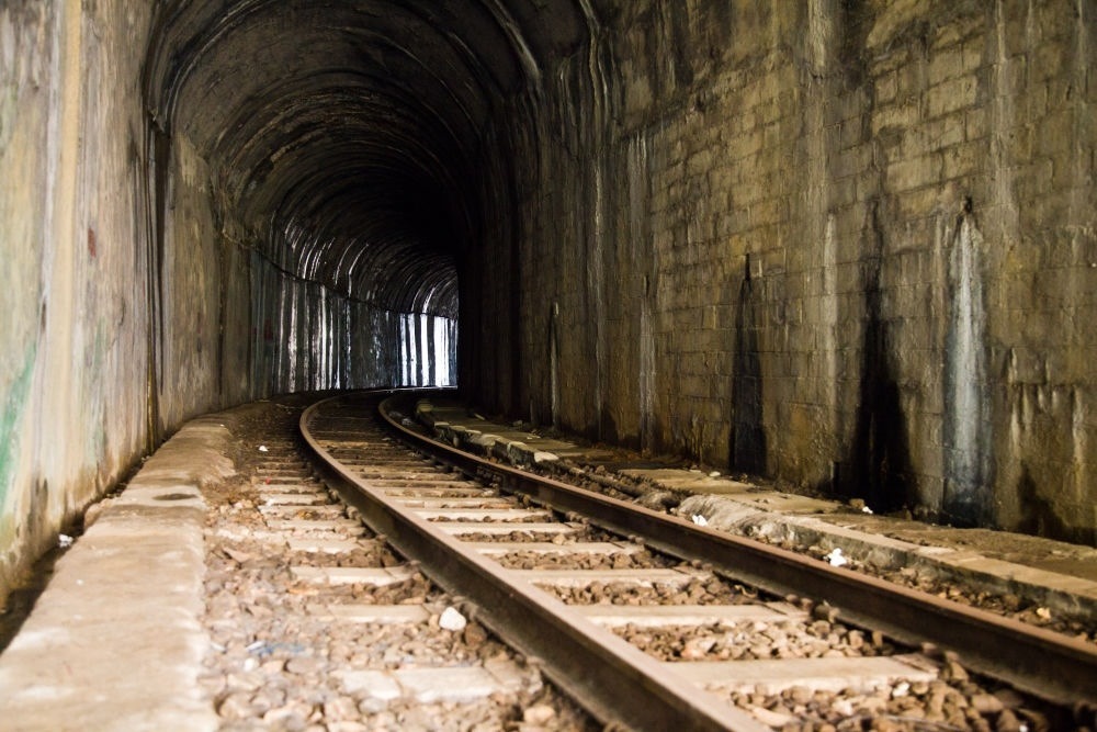 這是2013年3月22日拍攝的河口境內(nèi)的米軌鐵路。