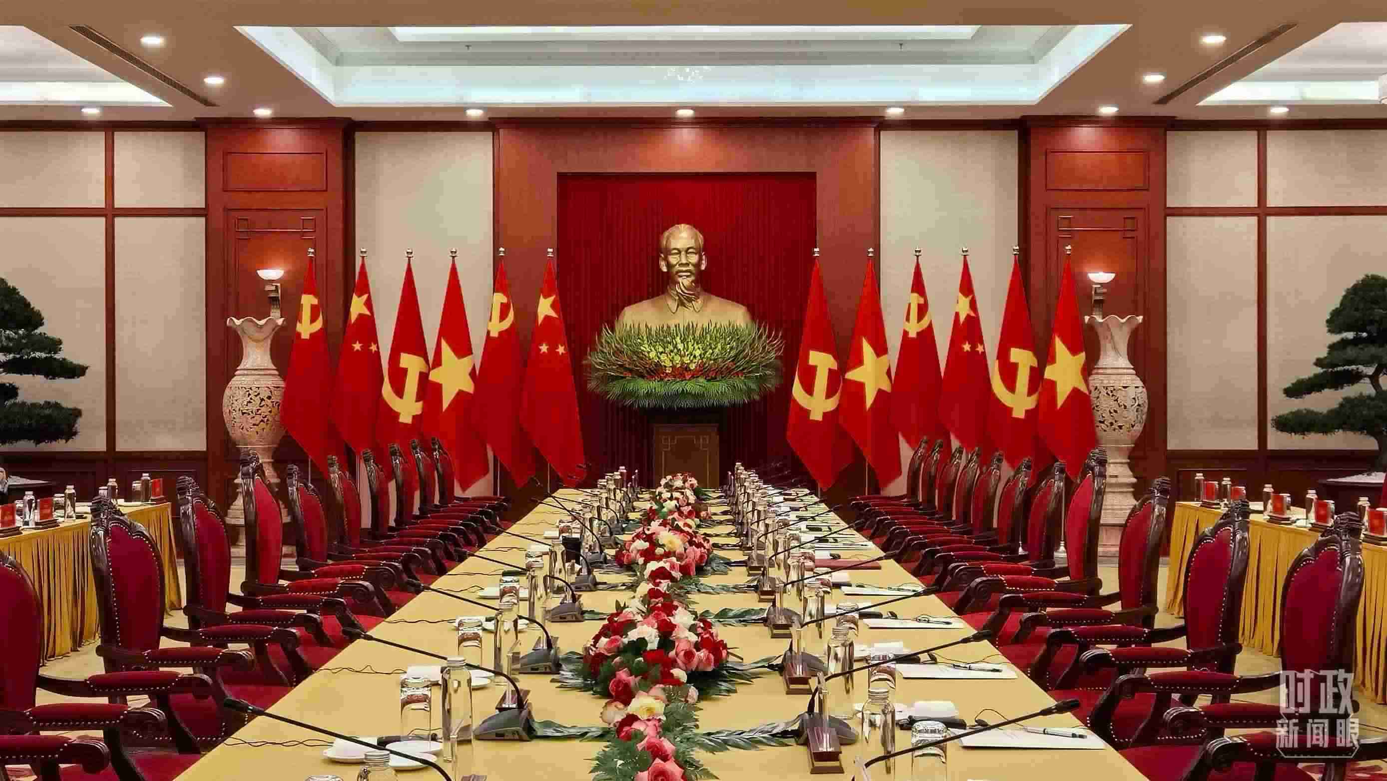 △當(dāng)?shù)貢r間12月12日下午，習(xí)近平在這里與阮富仲舉行會談，這是會談開始前的場景。（總臺央視記者邢彬拍攝）