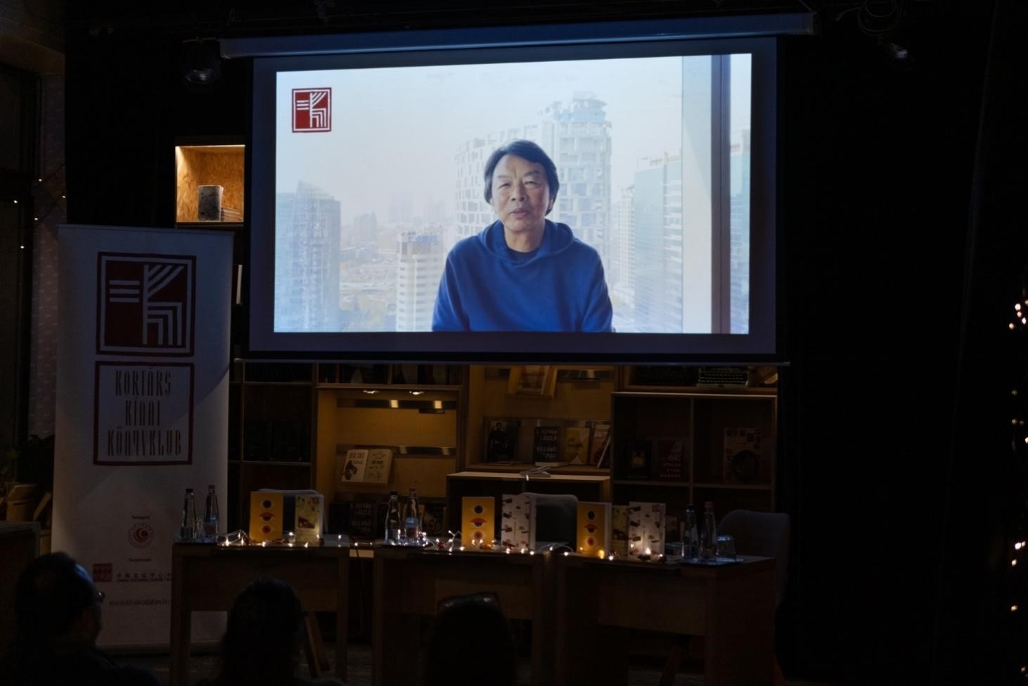 劉震云通過(guò)視頻介紹小說(shuō)。摩爾多瓦尼·巴爾納巴斯攝