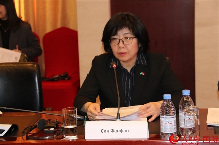 中國駐哈薩克斯坦大使館公使銜參贊邢芳芳致辭。人民網(wǎng)記者 李強(qiáng)攝