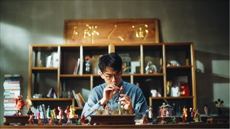 郎佳子彧通過短視頻直播，讓更多人關注并喜歡捏面人。受訪者供圖