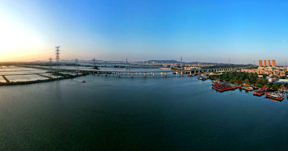 汕汕鐵路練特江大橋。國鐵集團(tuán)供圖