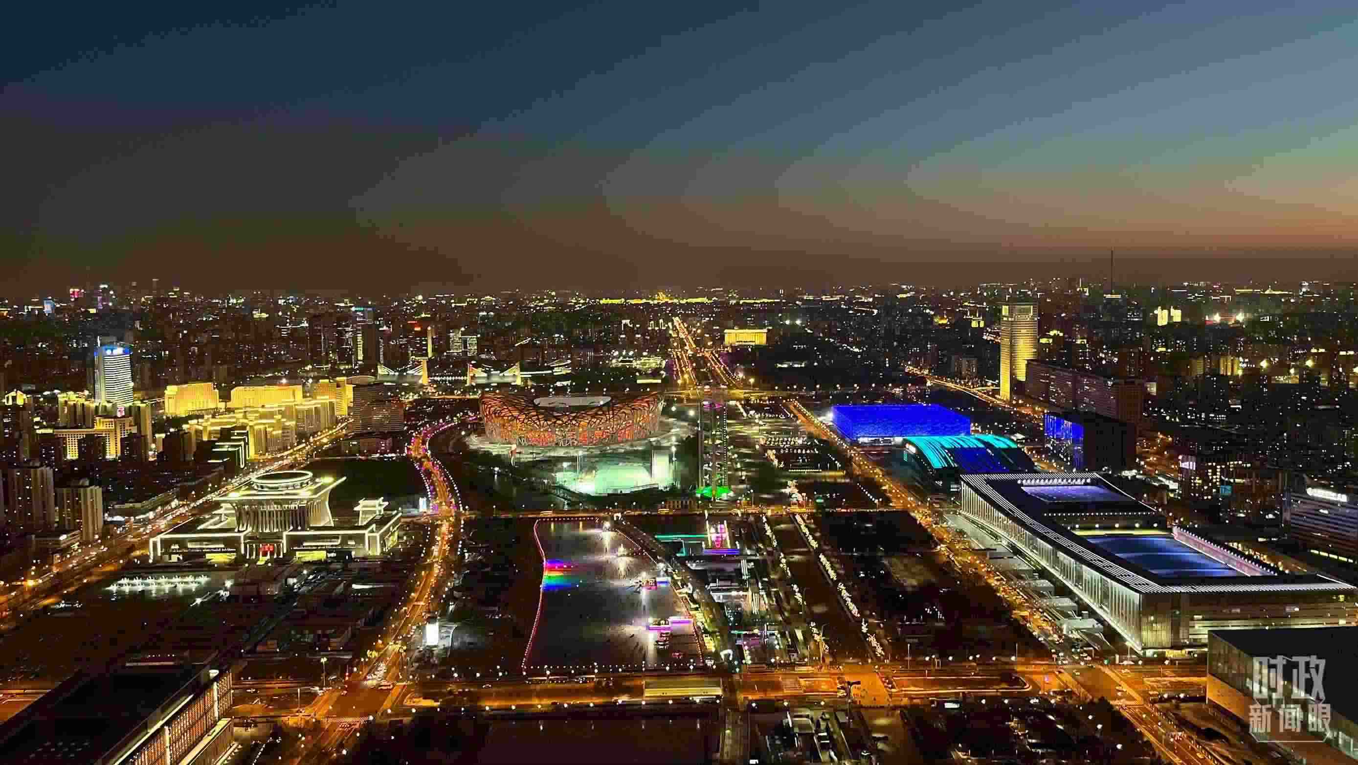 △2023年12月31日，從北京奧林匹克塔俯拍北京城區(qū)。（總臺央視記者金雨秋拍攝）